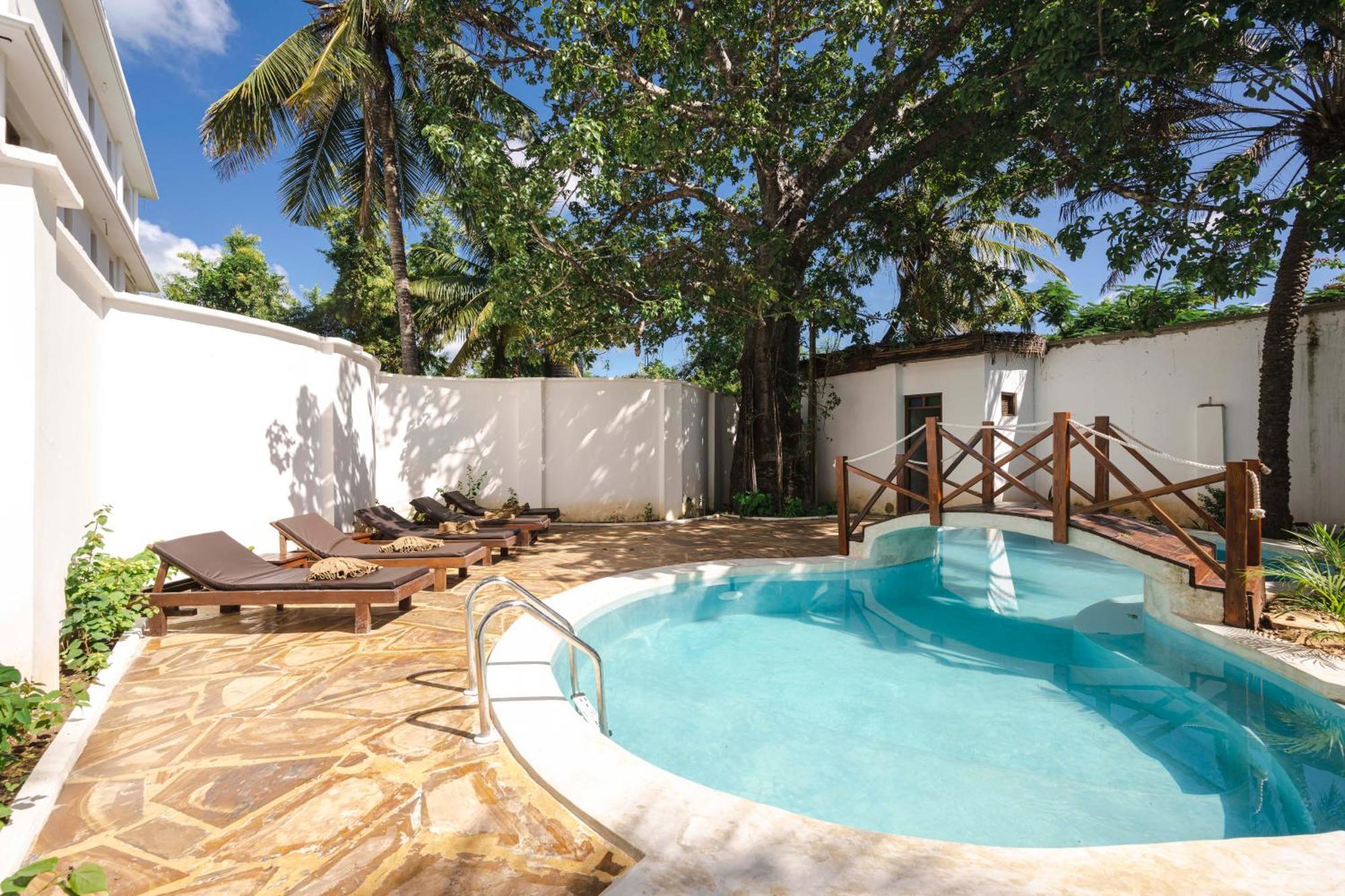 Tasneem Islamic Luxury Suites Jambiani  Exterior foto