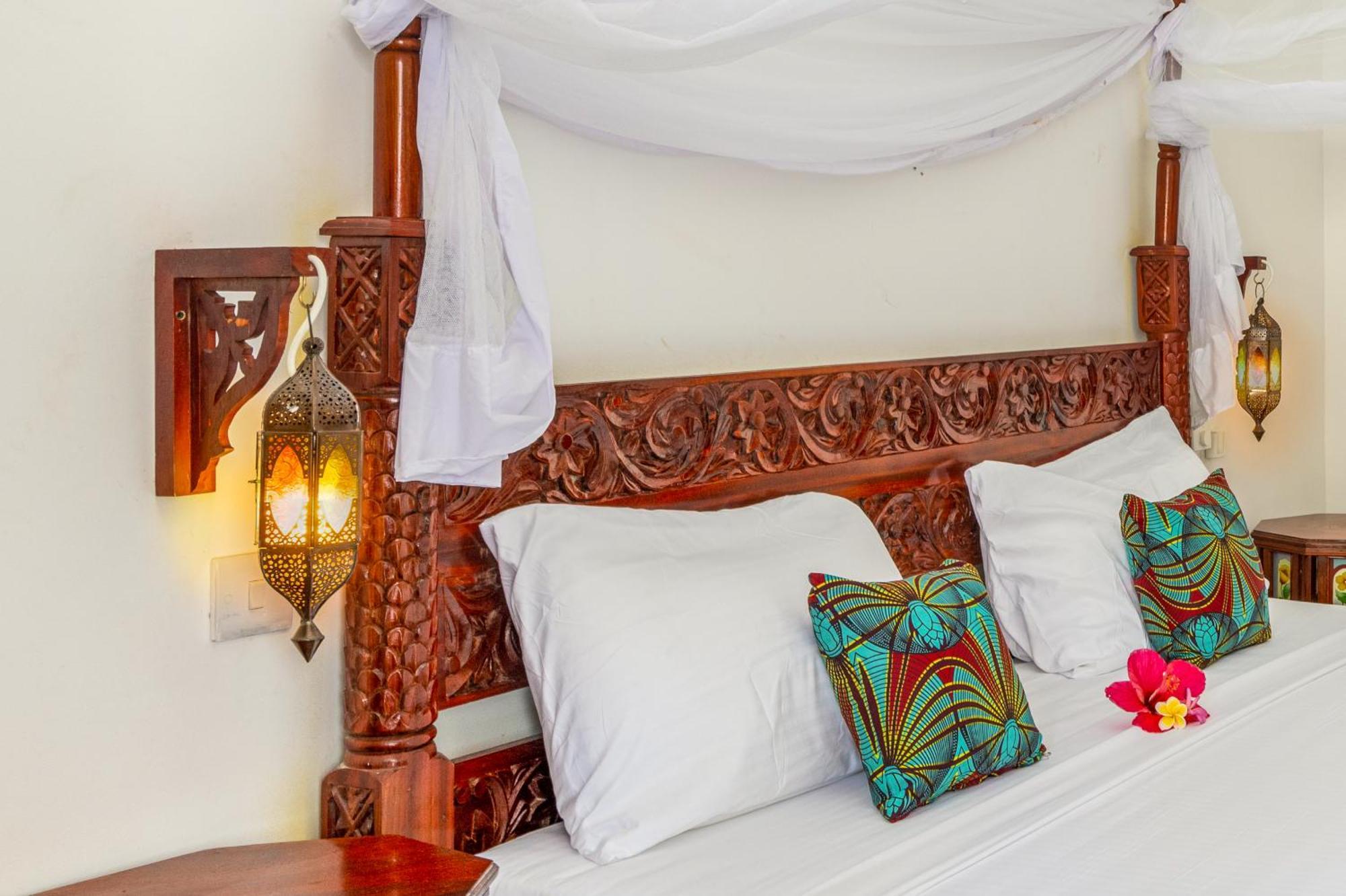 Tasneem Islamic Luxury Suites Jambiani  Exterior foto