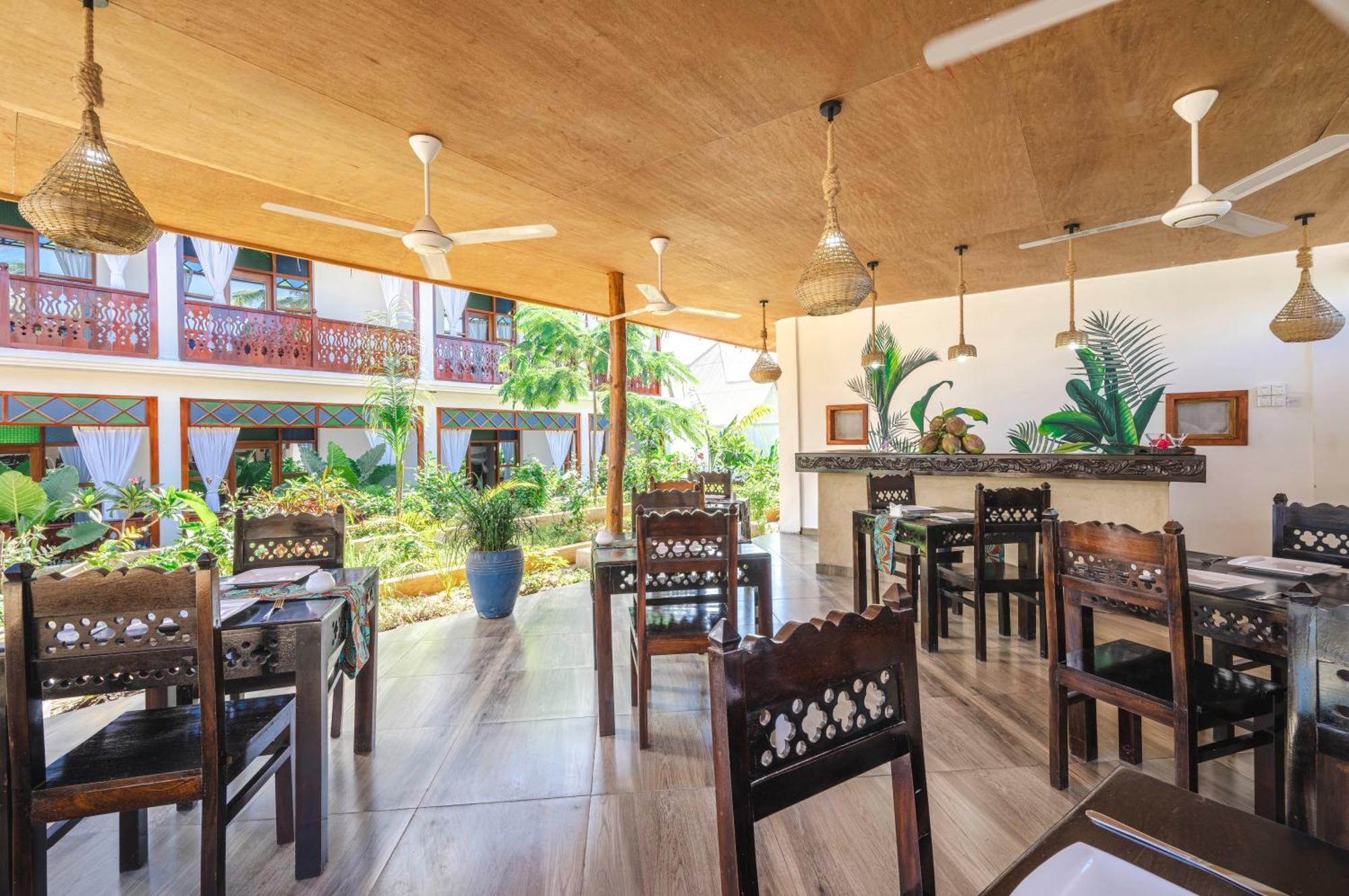 Tasneem Islamic Luxury Suites Jambiani  Exterior foto
