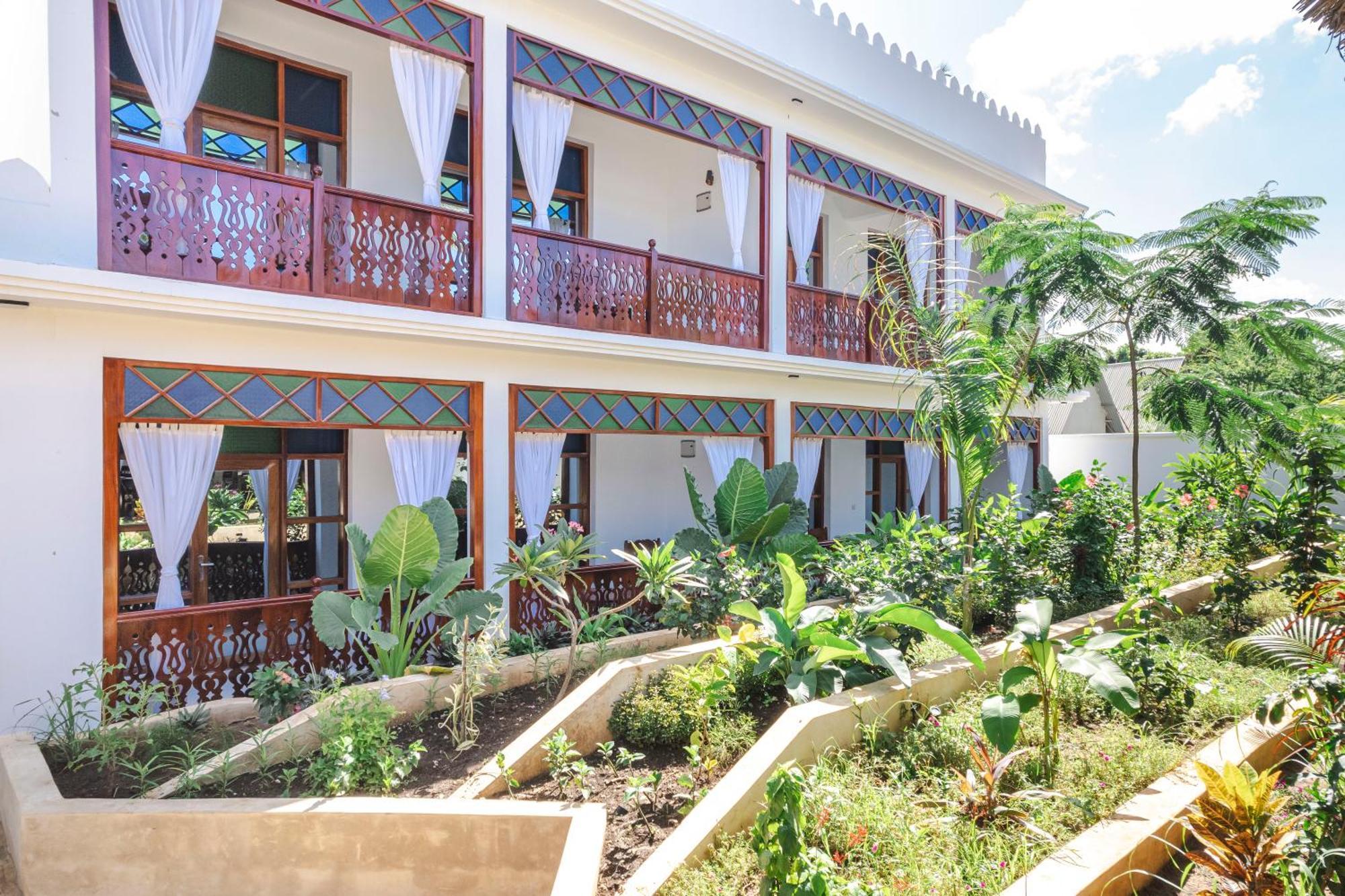 Tasneem Islamic Luxury Suites Jambiani  Exterior foto