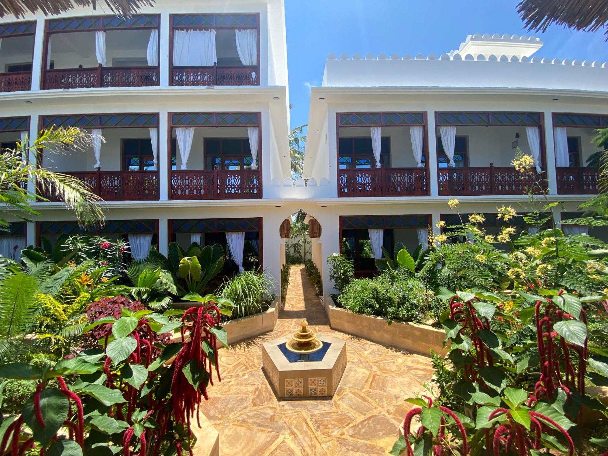 Tasneem Islamic Luxury Suites Jambiani  Exterior foto